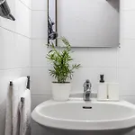 Ottonelli Street Stay- Wifi Fibra Free Tra Storchi & Centro Storico 아파트 모데나