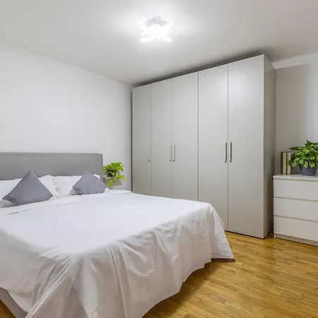 Ottonelli Street Stay- Wifi Fibra Free Tra Storchi&centro Storico * Modena