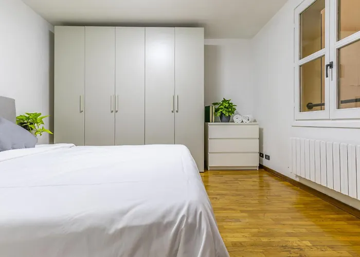 Ottonelli Street Stay- Wifi Fibra Free Tra Storchi & Centro Storico 摩德纳